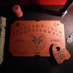 planche de ouija bouc